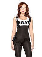Kvinnlig SWAT-officer, jumpsuit-dräkt med hängslen och bälte
