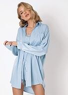 Pyjamasklänning i högkvalitativ viskos med långa ärmar, knappar, krage och ficka